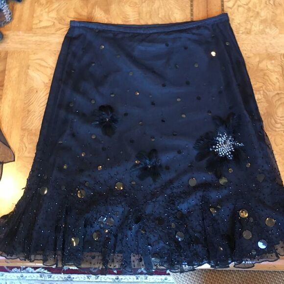 Black embellished skirt w sequin & feather detail - Picture 5 of 9